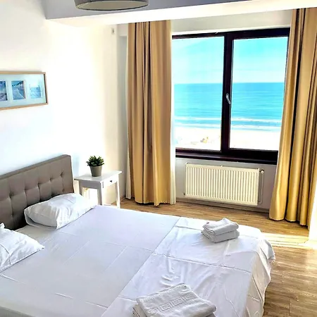 Summerland Mamaia