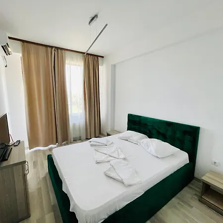 Summerland Mamaia